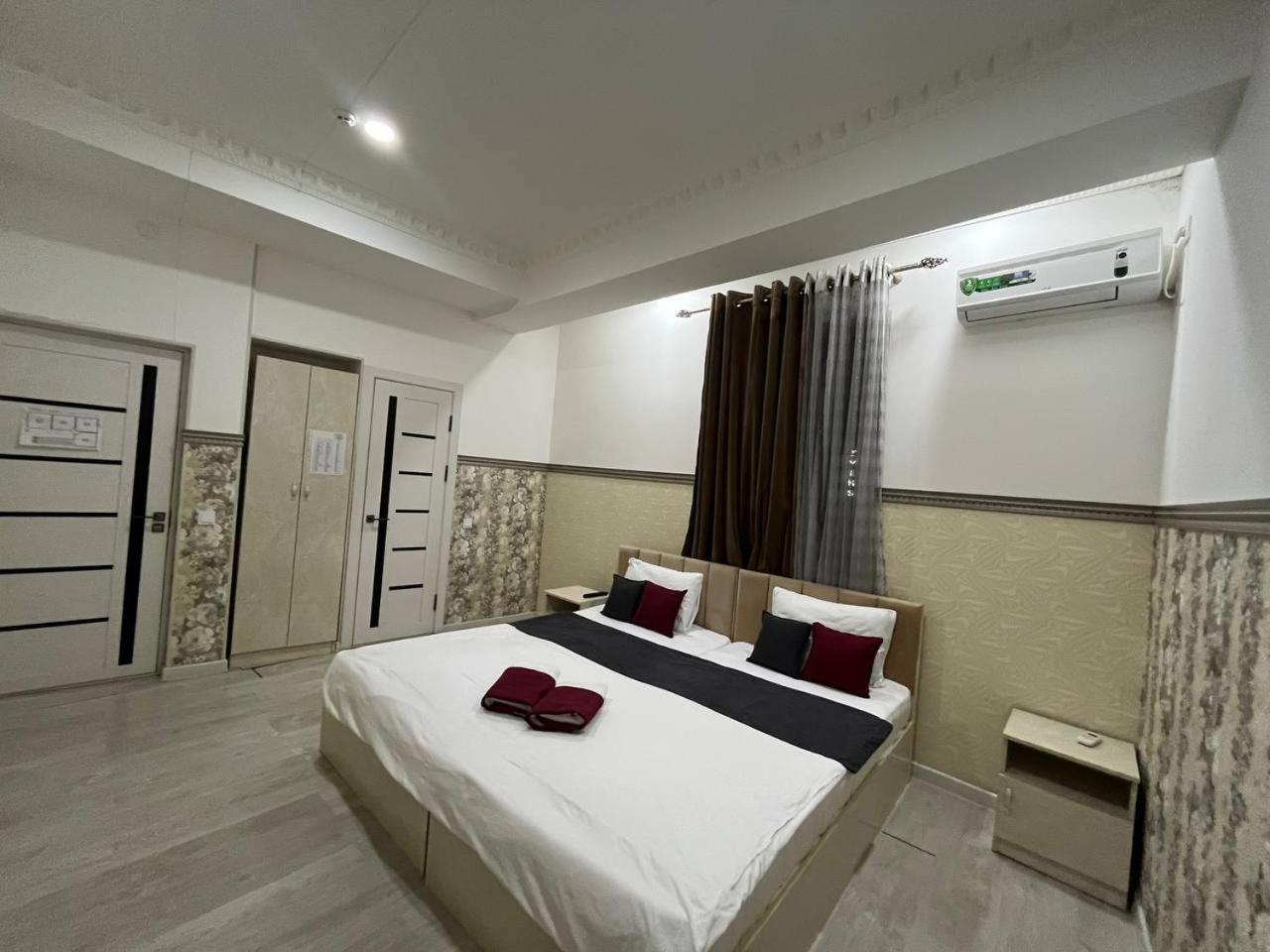 Fenix Hotel Tashkent Luaran gambar